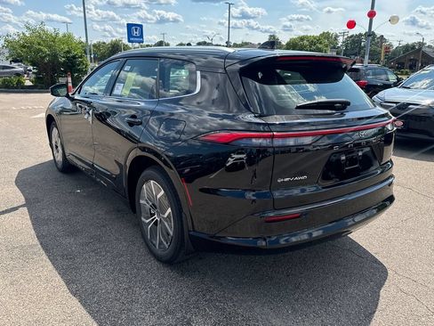 New 2026 Toyota Crown Signia AWD/4WD image 5