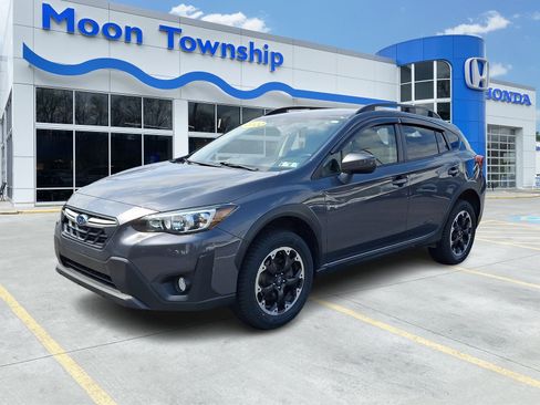 Used 2022 Subaru Crosstrek 2.0i Premium w/ Popular Package #3 AWD/4WD image 3