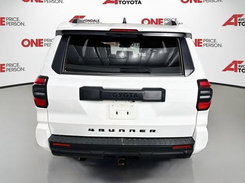 Certified 2025 Toyota 4Runner SR5 AWD/4WD image 7
