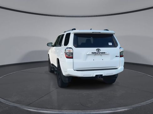 Used 2022 Toyota 4Runner SR5 AWD/4WD image 7