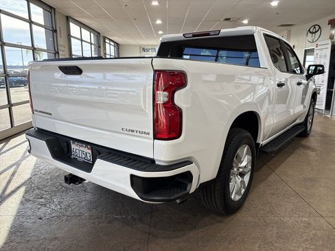Used 2022 Chevrolet Silverado 1500 Custom image 2