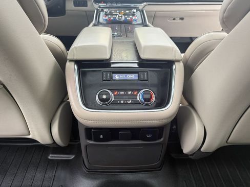 Used 2019 Lincoln Navigator Reserve image 36
