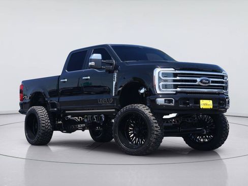 Used 2026 Ford F250 Platinum w/ Platinum Plus Package AWD/4WD image 2