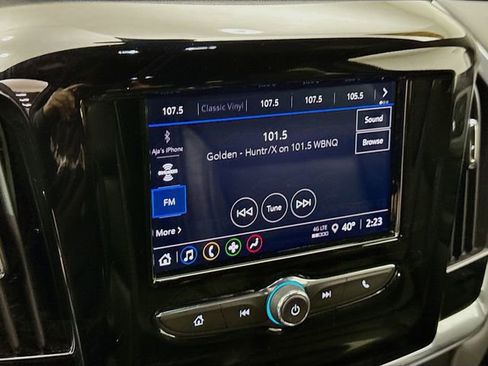 Used 2023 Chevrolet Traverse LT image 15