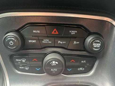 Used 2017 Dodge Challenger GT w/ Driver Convenience Group image 17