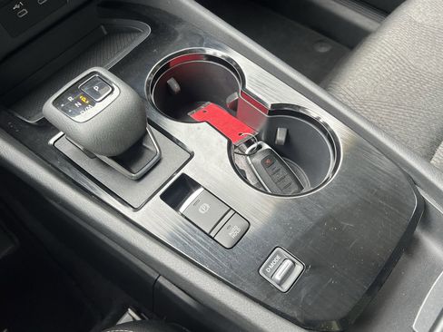 Used 2024 Nissan Rogue SV AWD/4WD image 7