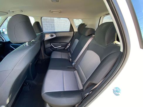 Used 2025 Kia Soul LX w/ LX Technology Package image 36