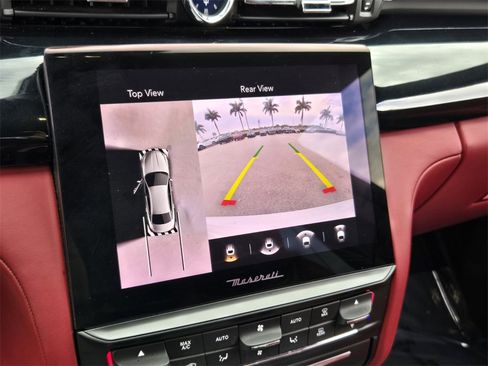 Used 2022 Maserati Quattroporte Modena image 21