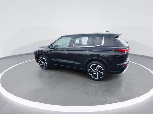 Used 2022 Mitsubishi Outlander SE image 6