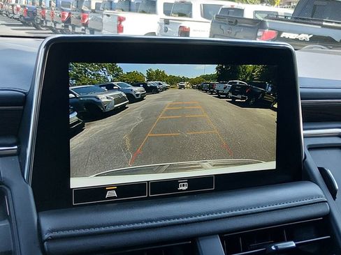 Used 2021 Chevrolet Suburban LT AWD/4WD image 20