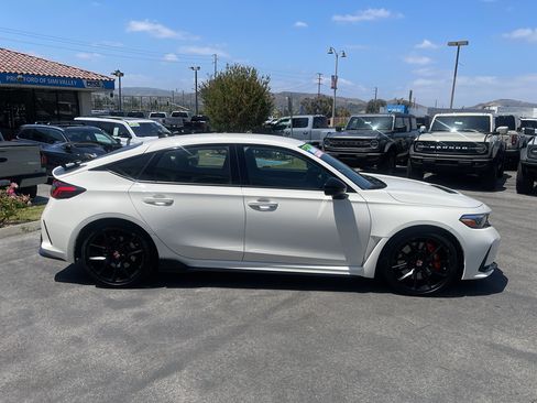 Used 2024 Honda Civic Type R image 4