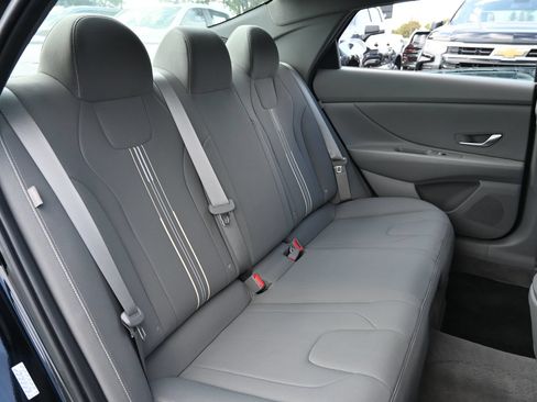 Used 2024 Hyundai Elantra Blue FWD image 24