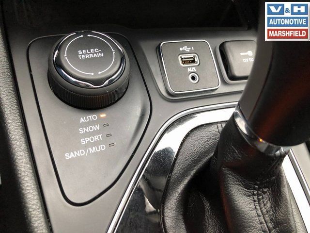 Used 2022 Jeep Cherokee Limited AWD/4WD image 8