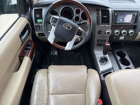 Used 2016 Toyota Sequoia Platinum image 10
