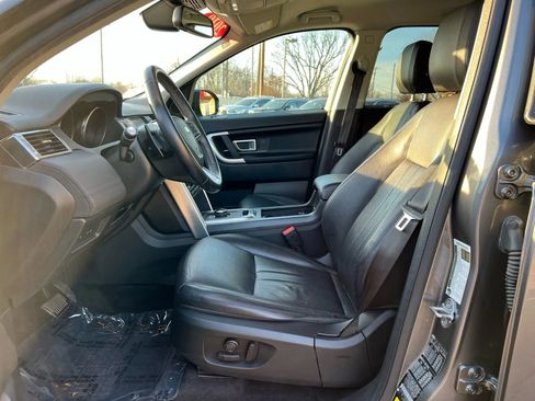 Used 2019 Land Rover Discovery Sport SE AWD/4WD image 19