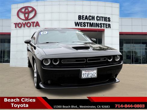Used 2021 Dodge Challenger GT image 3