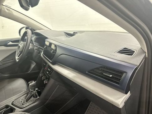 Used 2023 Volkswagen Taos SE FWD image 16