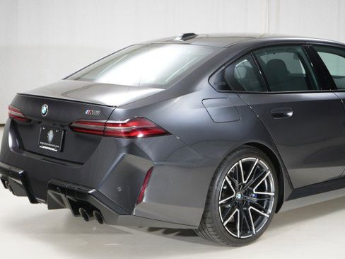 Used 2025 BMW M5 w/ Executive Package image 12