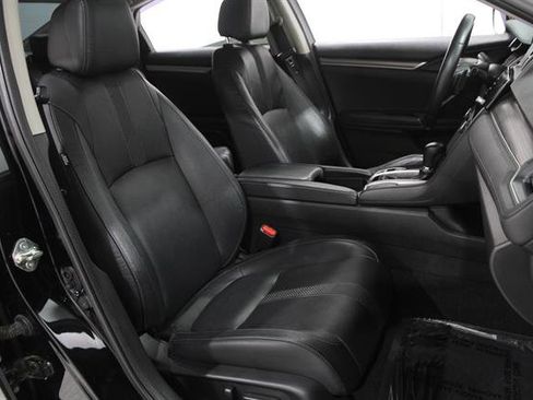 Used 2019 Honda Civic Touring image 17