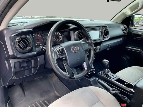Used 2017 Toyota Tacoma SR AWD/4WD image 18