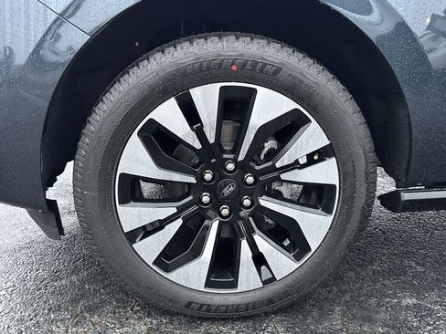 New 2025 Ford Expedition Platinum w/ Driver's Package image 12