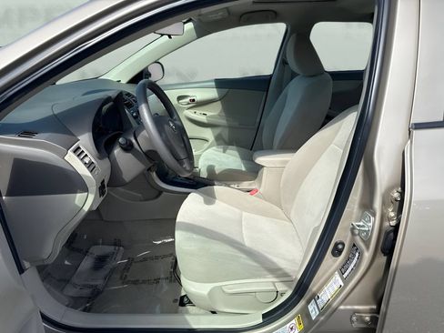 Used 2009 Toyota Corolla LE FWD image 5
