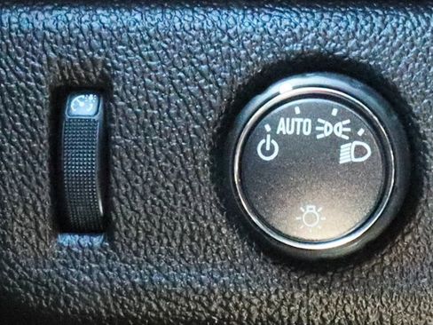 Used 2018 Chevrolet Colorado W/T w/ WT Convenience Package RWD image 41