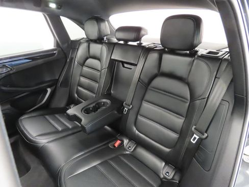 Certified 2026 Porsche Macan AWD/4WD image 43