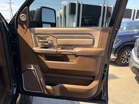 Used 2024 RAM 2500 Limited w/ Safety Group AWD/4WD image 17