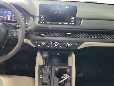 Used 2023 Honda Accord EX image 18