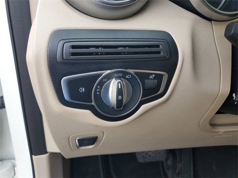 Used 2022 Mercedes-Benz GLC 300 image 16