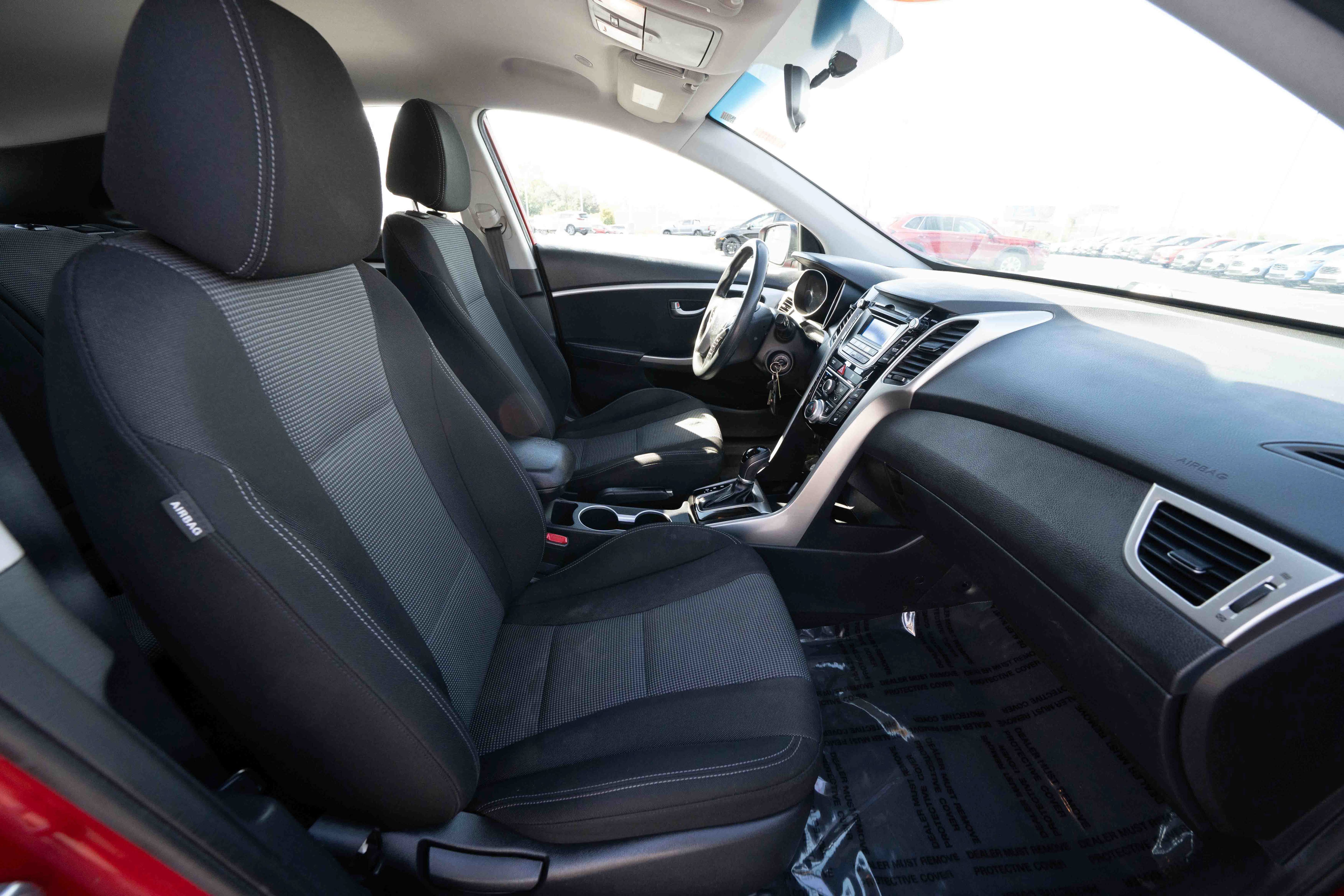 Used 2016 Hyundai Elantra GT FWD image 27