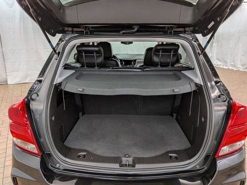 Used 2019 Chevrolet Trax LT w/ LT Convenience Package FWD image 18