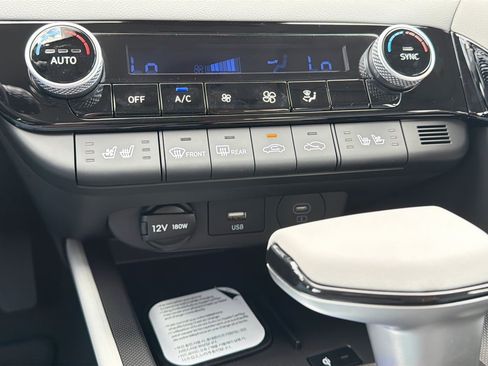Certified 2026 Hyundai Elantra Limited FWD image 24