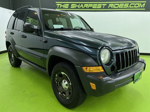 Used 2006 Jeep Liberty Sport AWD/4WD image 2