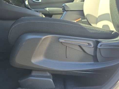 Used 2023 Honda CR-V LX image 28