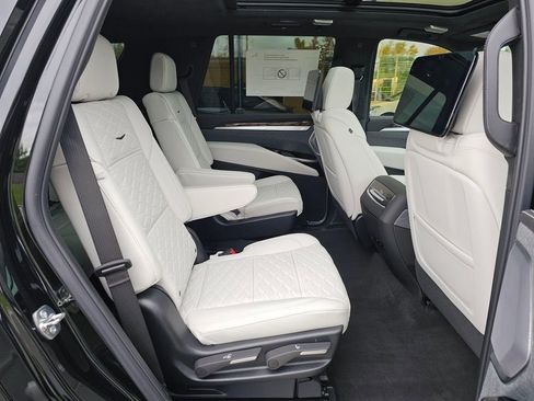 New 2026 Cadillac Escalade Platinum Sport AWD/4WD image 12
