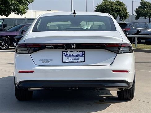 New 2025 Honda Accord SE image 5