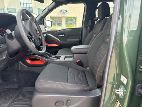 Used 2024 Nissan Frontier PRO-4X w/ Off-Road Protection Package AWD/4WD image 3
