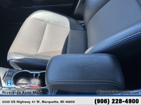 Used 2018 Toyota Corolla SE w/ SE Premium Package FWD image 20