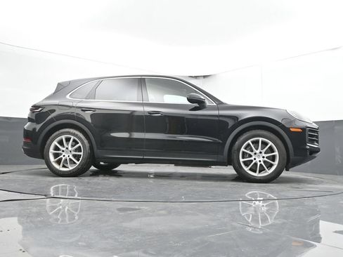 Used 2024 Porsche Cayenne AWD/4WD image 35