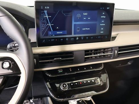 New 2026 Lincoln Corsair Premiere image 5