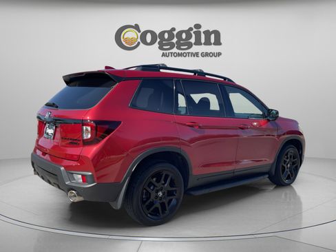 Used 2025 Honda Passport Black Edition image 7