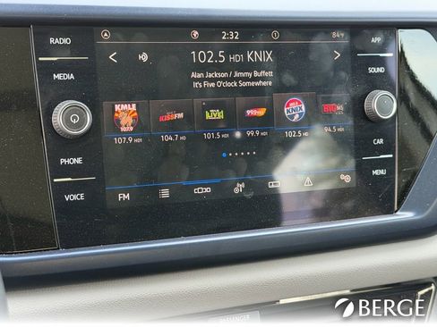 Used 2023 Volkswagen Taos SE w/ Panoramic Sunroof Package image 28