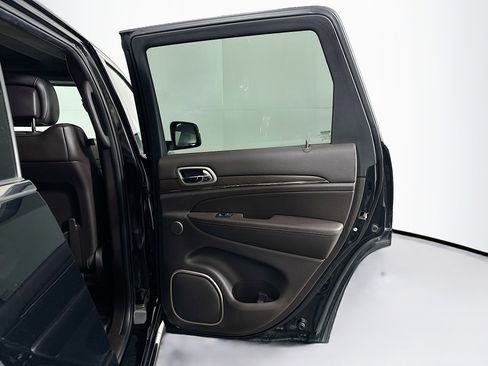 Used 2017 Jeep Grand Cherokee Summit image 32