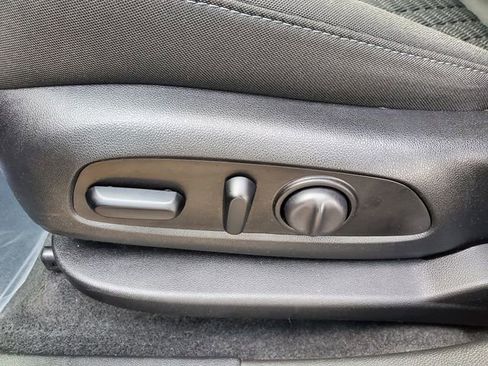 Used 2019 Chevrolet Blazer LT image 23