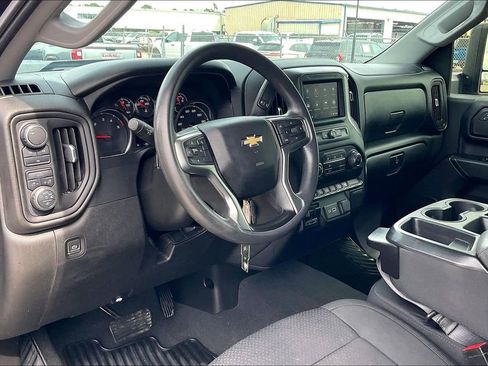 Used 2022 Chevrolet Silverado 2500 Custom w/ Custom Value Package AWD/4WD image 14