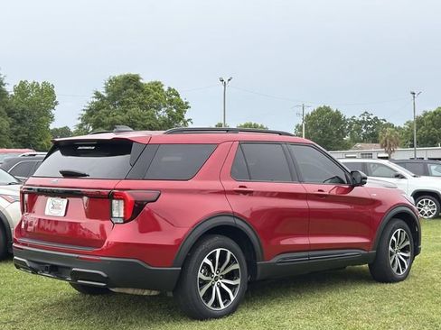 Used 2025 Ford Explorer ST-Line w/ Premium Package RWD image 9