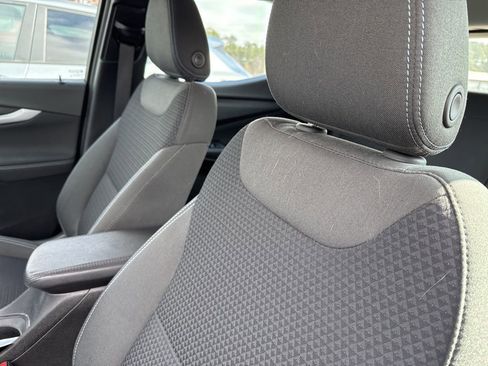 Used 2023 Chevrolet Bolt EUV LT w/ Comfort Package image 11