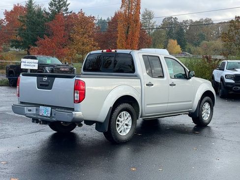 Used 2017 Nissan Frontier SV image 4